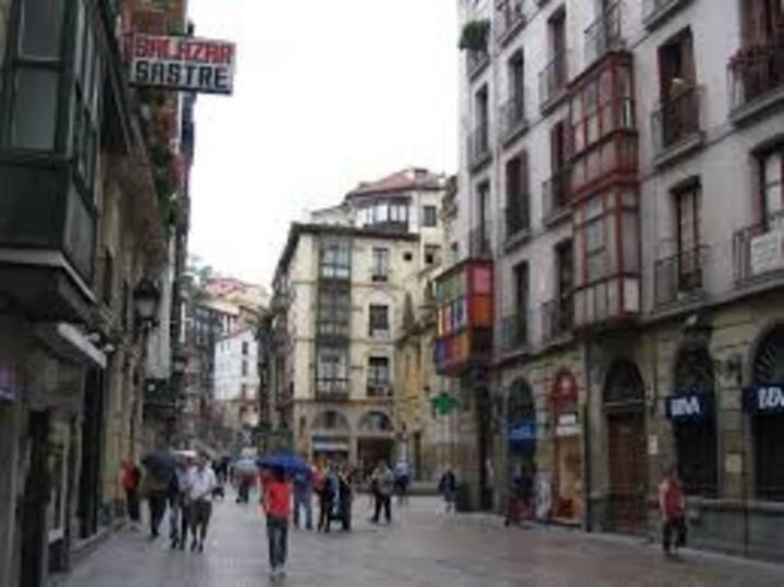 Ferienwohnung Apartamento Con Garaje Opcional Con 2 Banos Cerca Ayuntamiento Bilbao Exterior foto