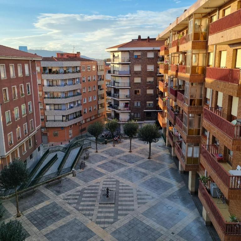 Ferienwohnung Apartamento Con Garaje Opcional Con 2 Banos Cerca Ayuntamiento Bilbao Exterior foto